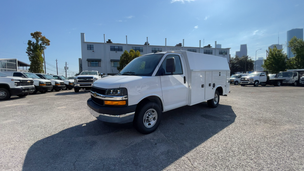 2025 Chevrolet Express Commercial Cutaway