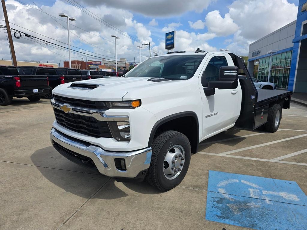 2024 Chevrolet Silverado 3500HD CC